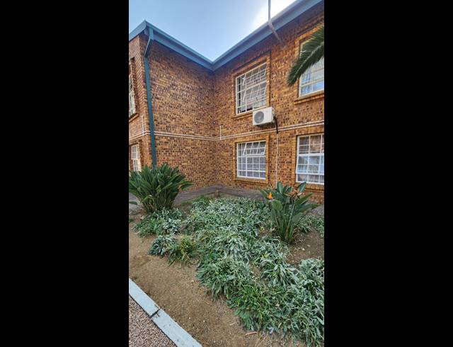 1 BEDROOM APARTMENT FOR SALE IN RIETFONTEIN